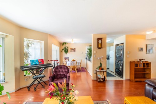 301-2677 Broadway E Vancouver, BC V5M 1Y6