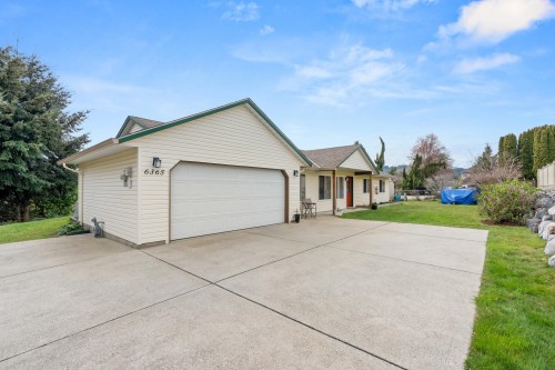 6365 Homestead Avenue  Sechelt, BC V7Z 0M7