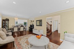 1426 Fulton Avenue  West Vancouver, BC V7T 1P1