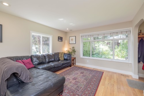 1119 Cloverley Street, North Vancouver, BC 