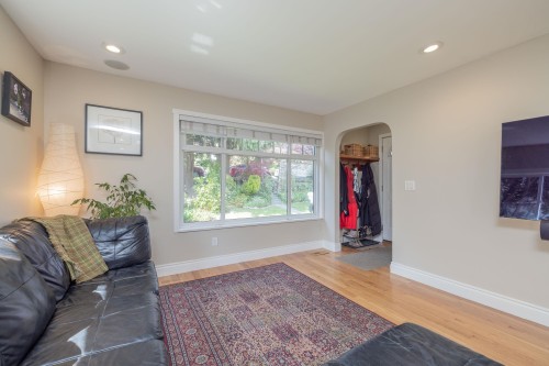 1119 Cloverley Street, North Vancouver, BC 
