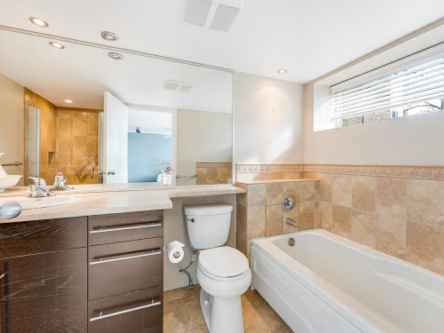 2387 Quayside Court, Vancouver, BC 