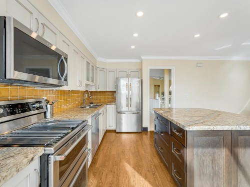 2387 Quayside Court, Vancouver, BC 