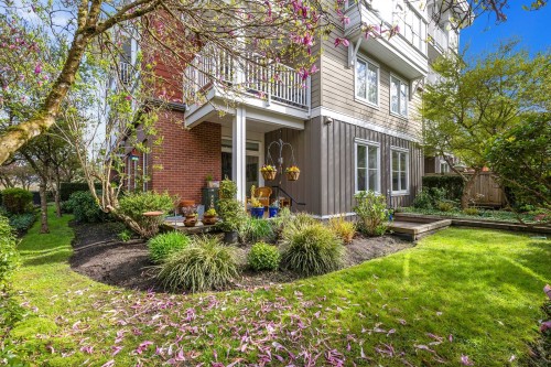 107-12283 224 Street  Maple Ridge, BC V2X 8Z3