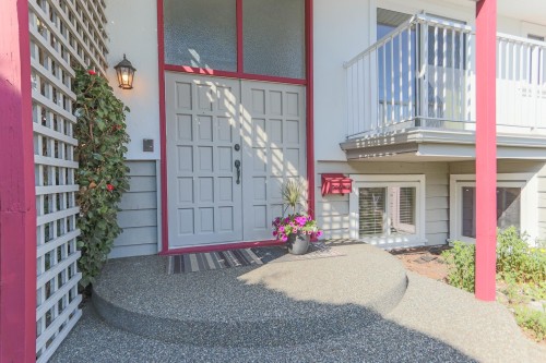 1352 16Th Street E, North Vancouver, BC 