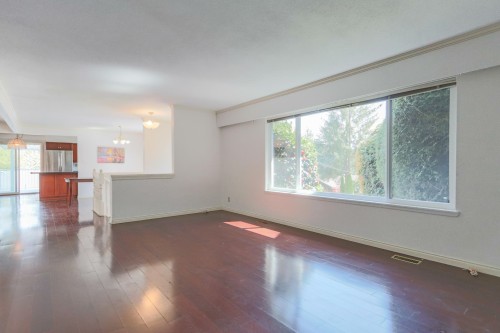 1352 16Th Street E, North Vancouver, BC 