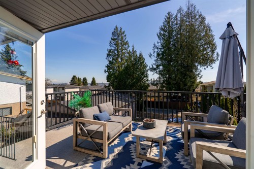 1056 Dansey Avenue, Coquitlam, BC 