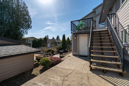 1056 Dansey Avenue, Coquitlam, BC 