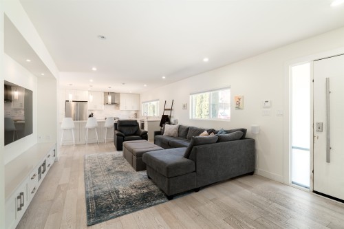 1056 Dansey Avenue, Coquitlam, BC 