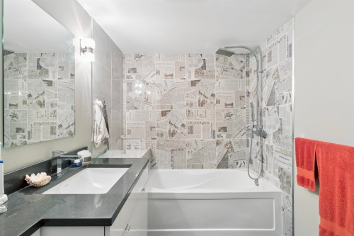 2056 13Th Avenue E, Vancouver, BC 