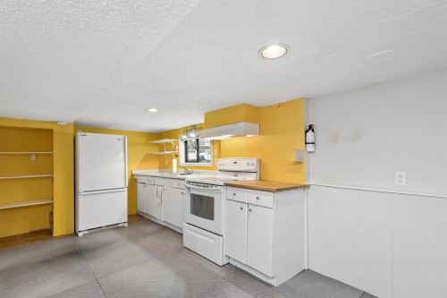 2056 13Th Avenue E, Vancouver, BC 