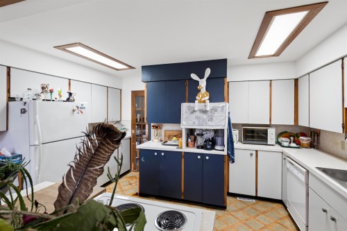 2056 13Th Avenue E, Vancouver, BC 