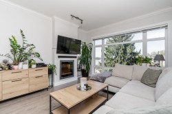 309-11566 224 Street Maple Ridge, BC V2X 5Z7