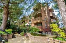 209-2211 2nd Avenue W Vancouver, BC V5K 1H8