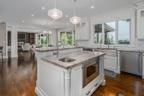 2638 Queens Avenue, West Vancouver, BC 