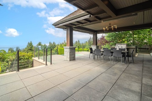 2638 Queens Avenue, West Vancouver, BC 