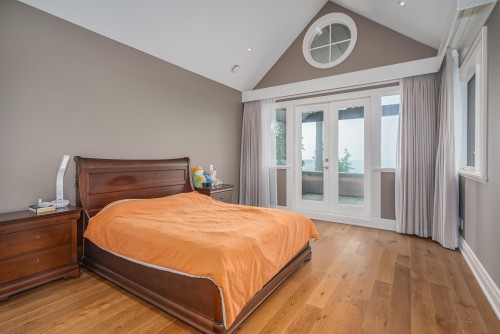 2638 Queens Avenue, West Vancouver, BC 