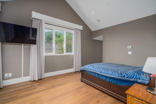 2638 Queens Avenue, West Vancouver, BC 