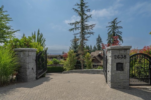 2638 Queens Avenue, West Vancouver, BC 