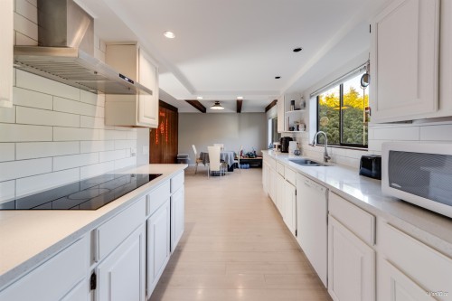 2317 Kings Avenue, West Vancouver, BC 