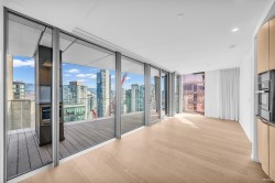 2203-1568 Alberni Street Vancouver, BC V6G 0E3