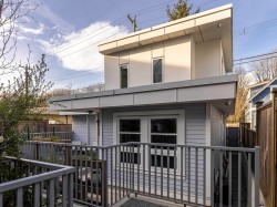 517 11th Avenue E Vancouver, BC V5T 2E1