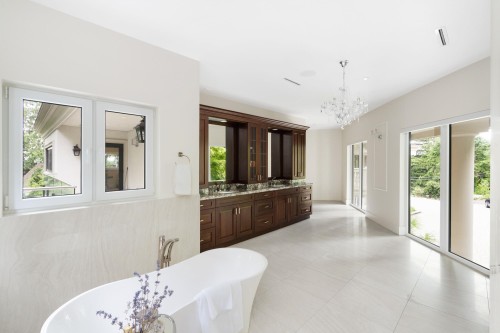 1760 29Th Street, West Vancouver, BC 