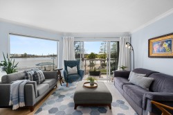 211-31 Reliance Court New Westminster, BC V3M 6C6