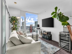 3305-1283 Howe Street  Vancouver, BC V6Z 0E3