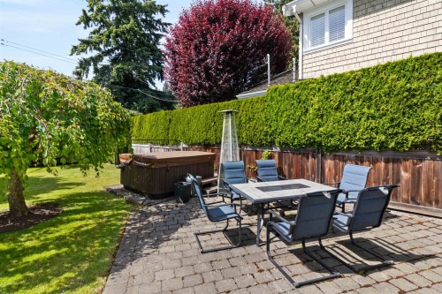 4379 Ross Crescent, West Vancouver, BC 