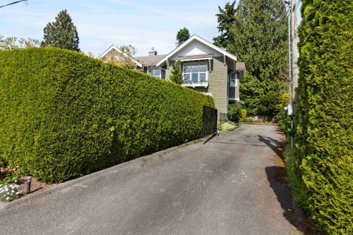 4379 Ross Crescent, West Vancouver, BC 