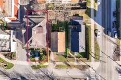 160 10th Street E North Vancouver, BC V7L 2C8