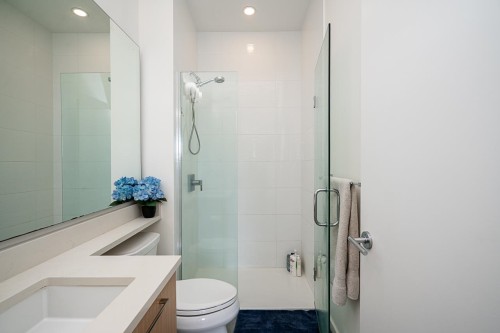 5423 Lougheed Highway, Burnaby, BC 