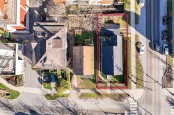 166 10th Street E North Vancouver, BC V7L 2C8