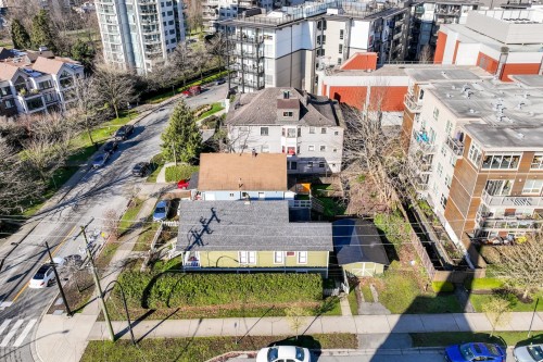 166 10Th Street E, North Vancouver, BC 