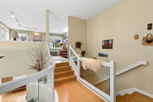 2333 Bellevue Avenue, West Vancouver, BC 