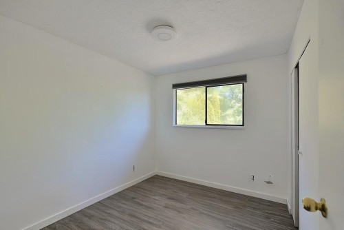 5727 Trail Avenue, Sechelt, BC 