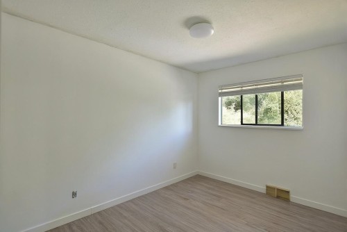 5727 Trail Avenue, Sechelt, BC 