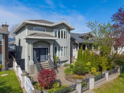 4127 Oxford Street Burnaby, BC V5C 7A2