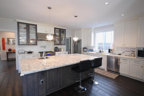 1198 Edgewood Road, North Vancouver, BC 