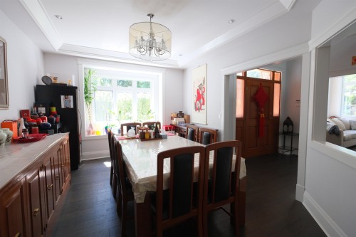 1198 Edgewood Road, North Vancouver, BC 