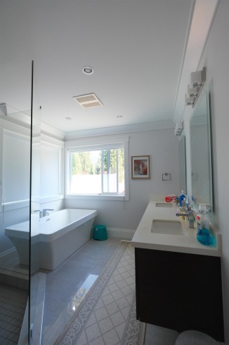1198 Edgewood Road, North Vancouver, BC 