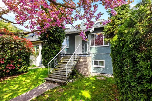 2975 8Th Avenue W, Vancouver, BC 