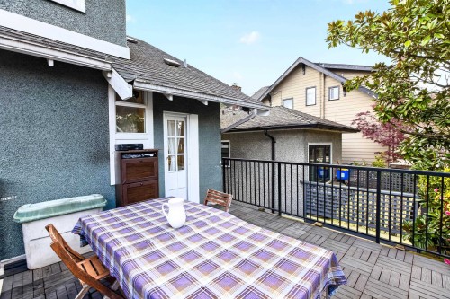 2975 8Th Avenue W, Vancouver, BC 