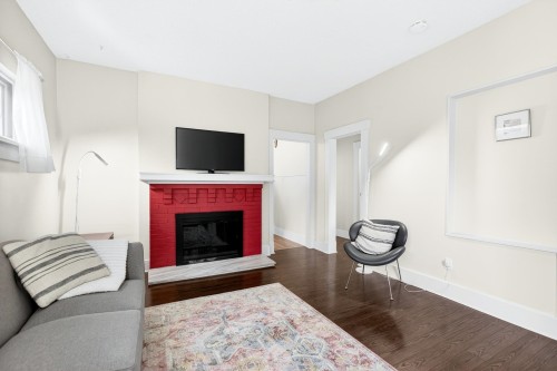 2975 8Th Avenue W, Vancouver, BC 