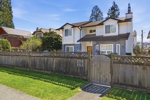 253 19Th Street E, North Vancouver, BC 