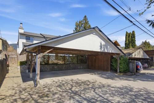 253 19Th Street E, North Vancouver, BC 