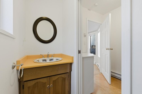 253 19Th Street E, North Vancouver, BC 