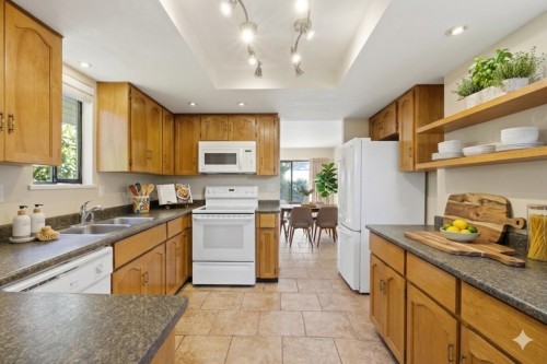 253 19Th Street E, North Vancouver, BC 