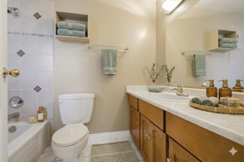 253 19Th Street E, North Vancouver, BC 